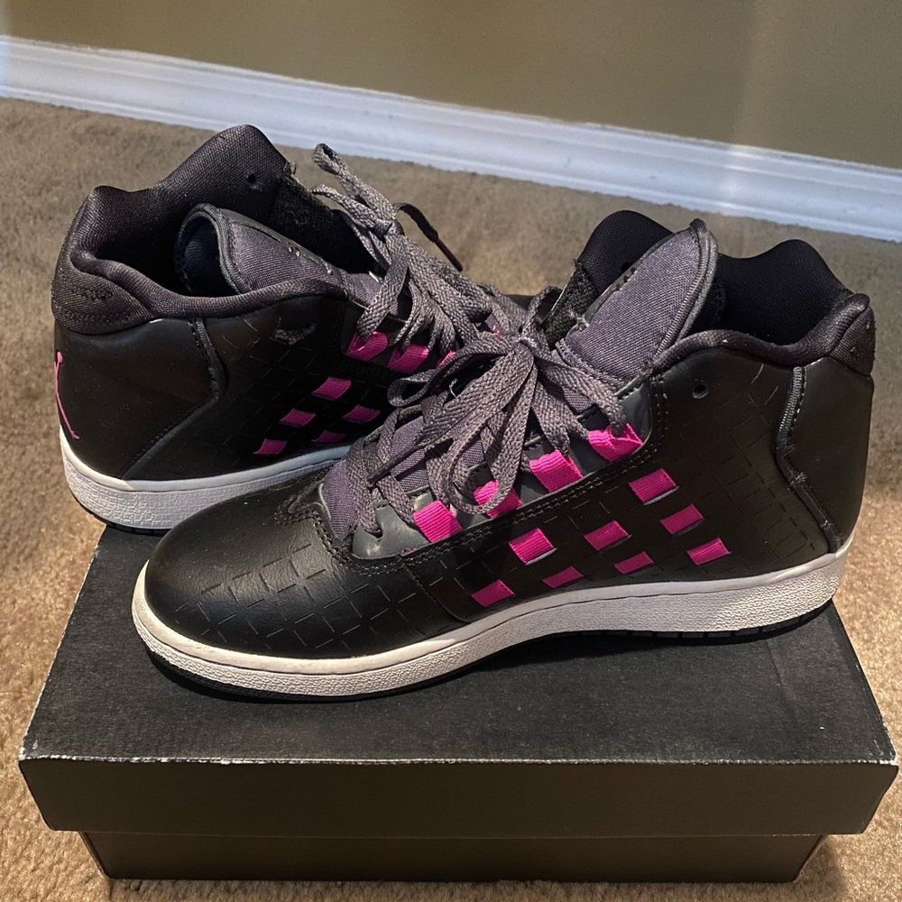 Jordan illusion GG sneakers size 5Y / 6.5 womens